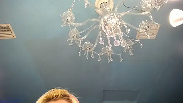 ADRIANNA FOX online show from 01/31/25, 01:01