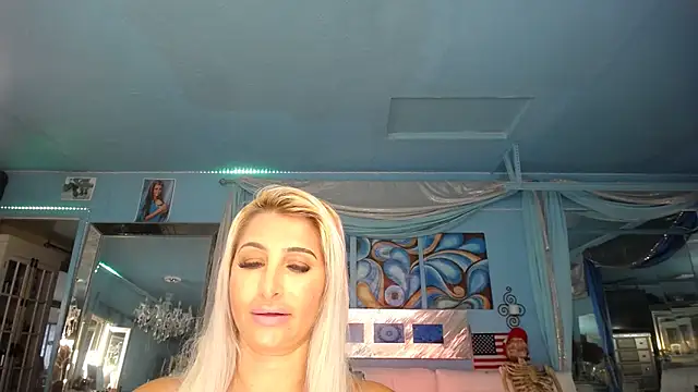 ADRIANNA FOX online show from 01/31/25, 10:42