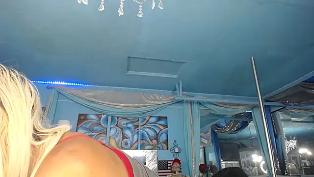 ADRIANNA FOX online show from 07/06/26, 03:36