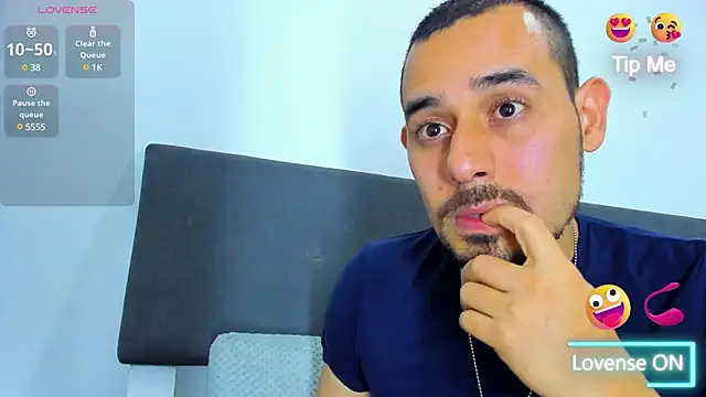 jhonyalzate2 online show from 03/14/25, 04:43