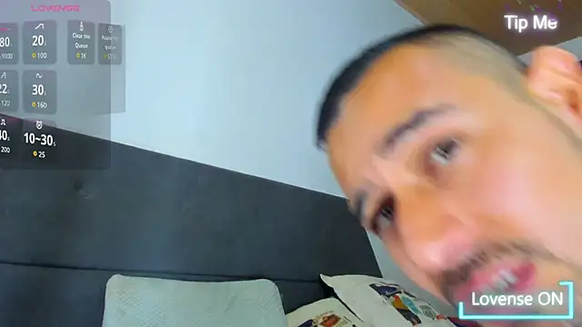 jhonyalzate2 online show from 09/15/25, 12:21