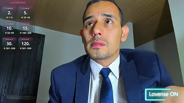 jhonyalzate2 online show from 10/28/25, 02:48