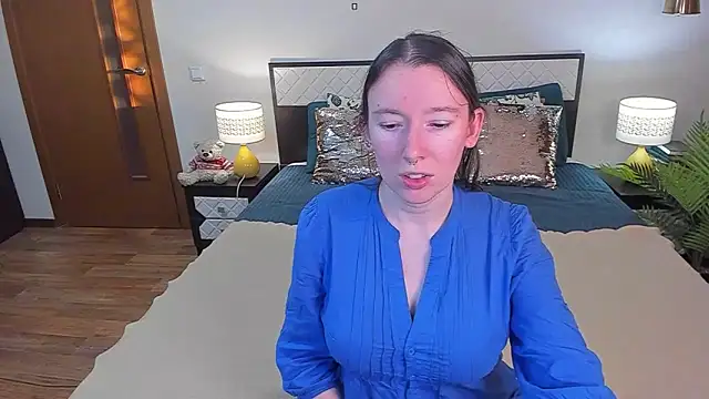Snapshot of CatherineWalls chatting on 06/02/26, 01:40 CatherineWalls online show from 06/02/26, 01:40