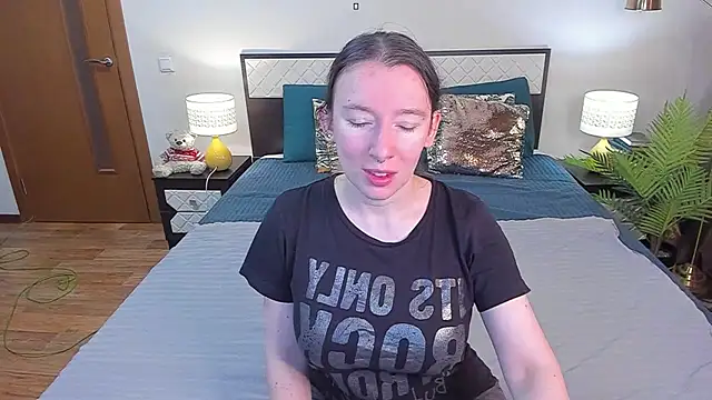 Snapshot of CatherineWalls chatting on 06/09/26, 02:23 CatherineWalls online show from 06/09/26, 02:23