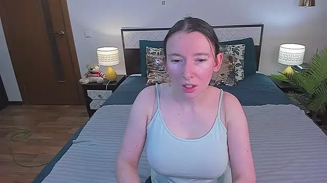 Snapshot of CatherineWalls chatting on 06/11/26, 03:04 CatherineWalls online show from 06/11/26, 03:04