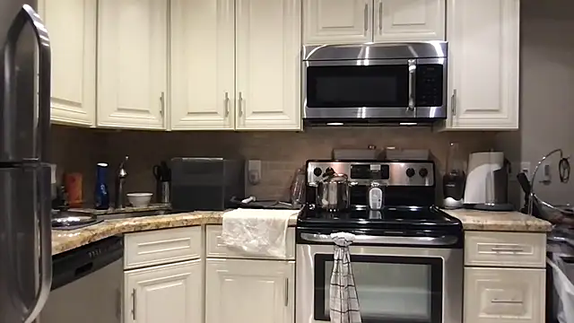 BigGuyMuscle online show from 10/31/25, 05:52