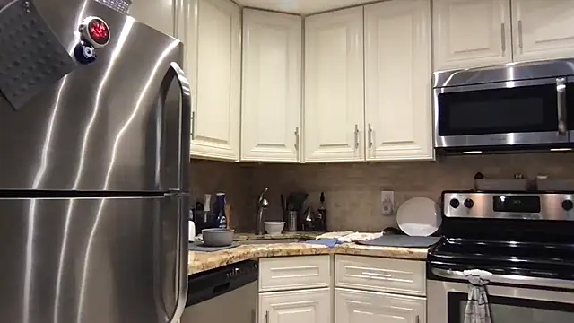 BigGuyMuscle online show from 11/04/25, 07:24