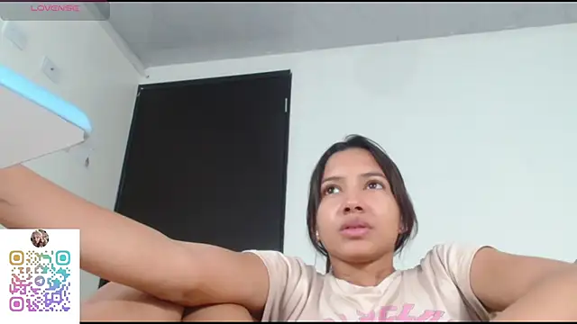 Snapshot of Betsy_Thonson chatting on 09/30/25, 08:03 Betsy Thonson online show from 09/30/25, 08:03