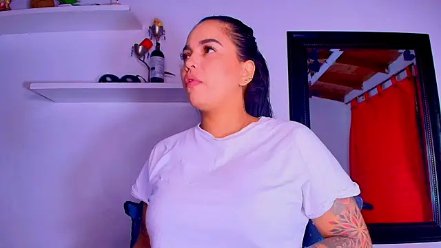 Snapshot of alexaa_walker chatting on 02/19/25, 12:00 alexaa walker online show from 02/19/25, 12:00