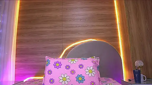 Snapshot of alexaa_walker chatting on 03/11/26, 12:00 alexaa walker online show from 03/11/26, 12:00