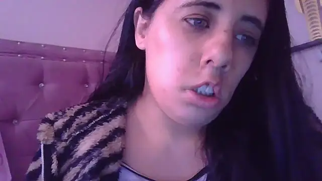 Snapshot of annarose19 chatting on 01/15/26, 08:45 annarose19 online show from 01/15/26, 08:45