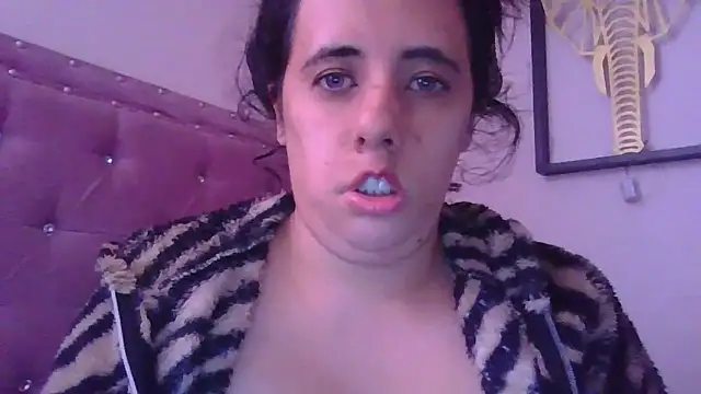 Snapshot of annarose19 chatting on 01/17/26, 07:39 annarose19 online show from 01/17/26, 07:39