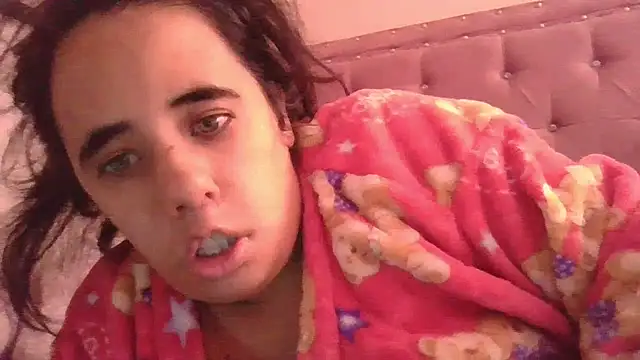 Snapshot of annarose19 chatting on 03/21/26, 02:42 annarose19 online show from 03/21/26, 02:42