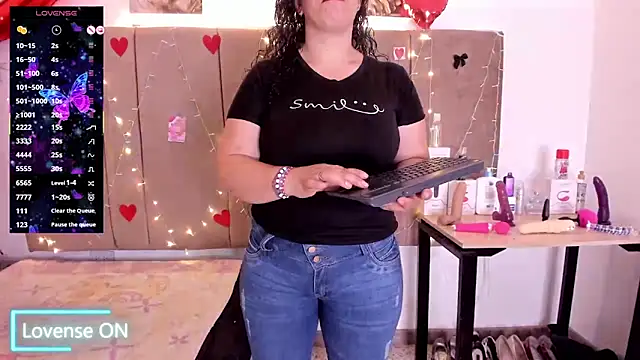 Snapshot of Zaly_mature chatting on 10/31/25, 01:17 Zaly mature online show from 10/31/25, 01:17