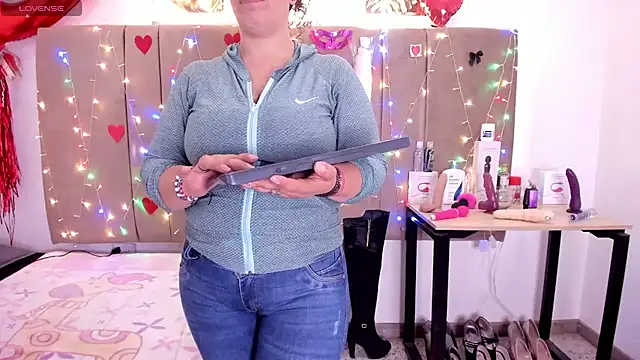 Snapshot of Zaly_mature chatting on 11/16/25, 12:38 Zaly mature online show from 11/16/25, 12:38