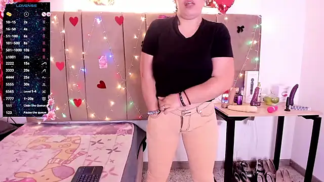 Snapshot of Zaly_mature chatting on 12/04/25, 01:26 Zaly mature online show from 12/04/25, 01:26