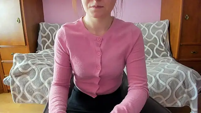 HolmesAriana online show from 12/07/24, 10:23