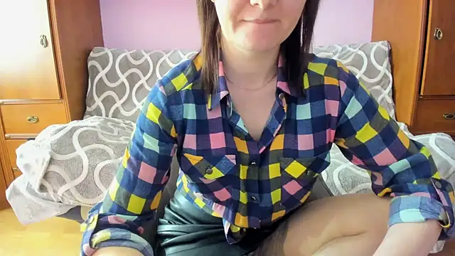 HolmesAriana online show from 02/10/25, 03:10
