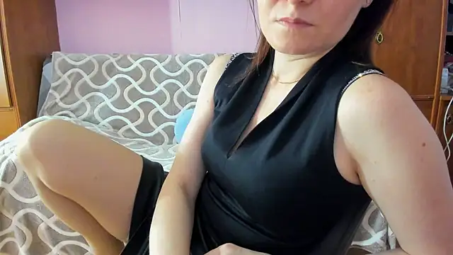 HolmesAriana online show from 03/06/25, 12:41