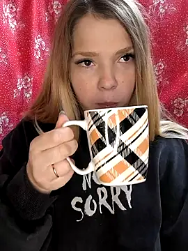 Snapshot of Zuli_Kiska chatting on 11/01/25, 09:17 Zuli Kiska online show from 11/01/25, 09:17