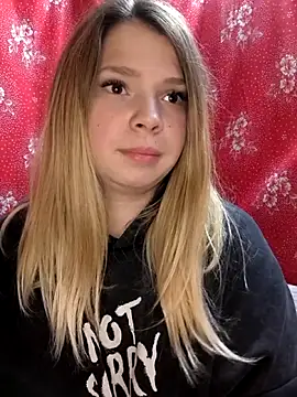 Snapshot of Zuli_Kiska chatting on 11/09/25, 08:51 Zuli Kiska online show from 11/09/25, 08:51