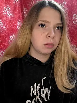 Snapshot of Zuli_Kiska chatting on 11/12/25, 11:10 Zuli Kiska online show from 11/12/25, 11:10