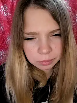 Snapshot of Zuli_Kiska chatting on 11/15/25, 12:23 Zuli Kiska online show from 11/15/25, 12:23