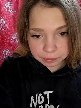 Snapshot of Zuli_Kiska chatting on 11/22/25, 08:52 Zuli Kiska online show from 11/22/25, 08:52