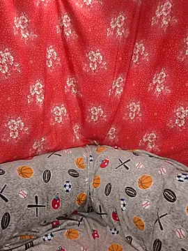 Snapshot of Zuli_Kiska chatting on 11/24/25, 09:25 Zuli Kiska online show from 11/24/25, 09:25