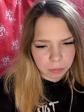 Snapshot of Zuli_Kiska chatting on 11/27/25, 08:44 Zuli Kiska online show from 11/27/25, 08:44