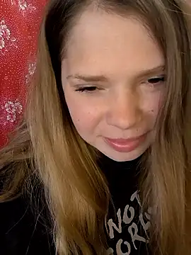 Snapshot of Zuli_Kiska chatting on 04/07/26, 06:58 Zuli Kiska online show from 04/07/26, 06:58