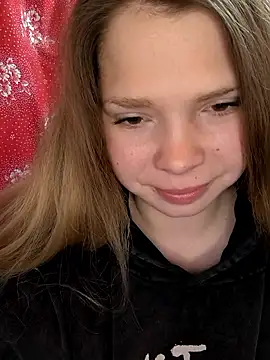 Snapshot of Zuli_Kiska chatting on 04/09/26, 06:19 Zuli Kiska online show from 04/09/26, 06:19