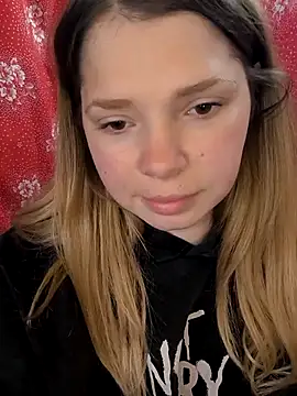 Snapshot of Zuli_Kiska chatting on 04/11/26, 10:41 Zuli Kiska online show from 04/11/26, 10:41