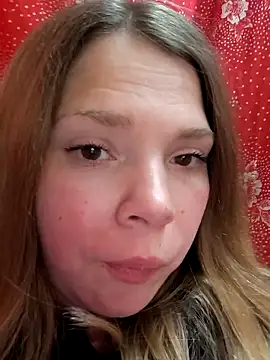 Snapshot of Zuli_Kiska chatting on 04/15/26, 08:20 Zuli Kiska online show from 04/15/26, 08:20