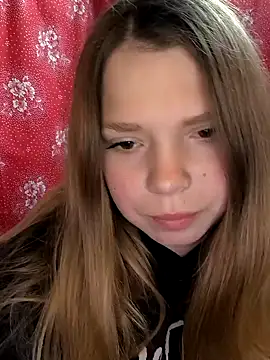 Snapshot of Zuli_Kiska chatting on 04/19/26, 07:49 Zuli Kiska online show from 04/19/26, 07:49