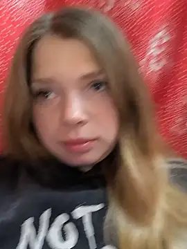 Snapshot of Zuli_Kiska chatting on 05/11/26, 03:34 Zuli Kiska online show from 05/11/26, 03:34