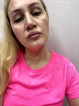 YourBlondee online show from 12/04/24, 03:48