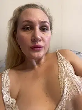 YourBlondee online show from 12/16/24, 05:59