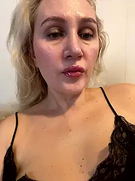 YourBlondee online show from 01/06/26, 05:33