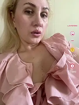 YourBlondee online show from 05/26/26, 03:57