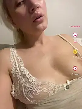YourBlondee online show from 06/08/26, 01:44