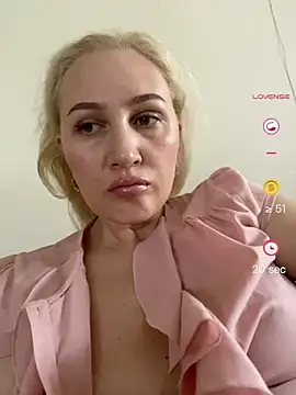 YourBlondee online show from 06/16/26, 01:41