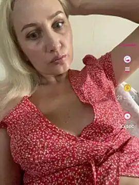 YourBlondee online show from 07/14/26, 12:24