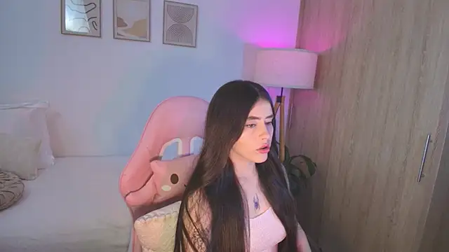 Snapshot of iriswest_ chatting on 09/29/25, 12:38 iriswest online show from 09/29/25, 12:38