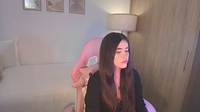 Snapshot of iriswest_ chatting on 10/03/25, 12:18 iriswest online show from 10/03/25, 12:18