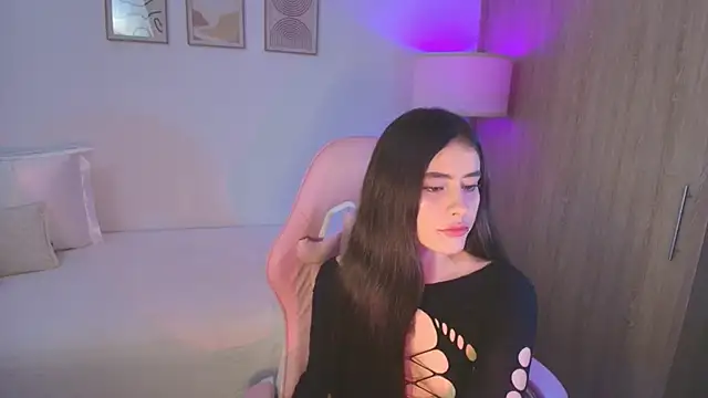 Snapshot of iriswest_ chatting on 10/07/25, 12:19 iriswest online show from 10/07/25, 12:19