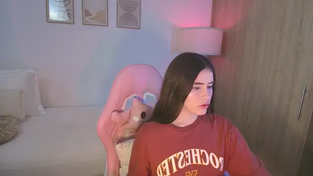 Snapshot of iriswest_ chatting on 10/08/25, 11:35 iriswest online show from 10/08/25, 11:35