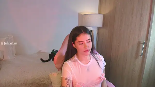 Snapshot of iriswest_ chatting on 11/08/25, 11:25 iriswest online show from 11/08/25, 11:25