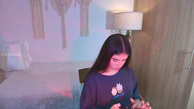 Snapshot of iriswest_ chatting on 11/14/25, 11:46 iriswest online show from 11/14/25, 11:46