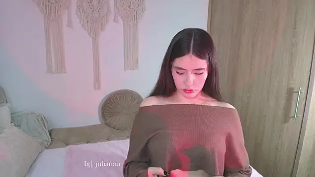 iriswest  online show from 07/26/26, 03:58